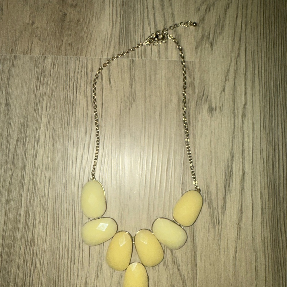 ⭐ Elegant‎ Yellow Necklace⭐